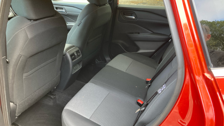 Nissan Qashqai 1.3 DiG-T MH N-Connecta 5dr Petrol Hatchback